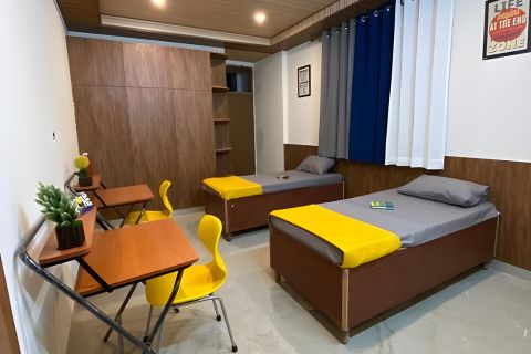 Double co-living spaces in Karol Bagh for girls